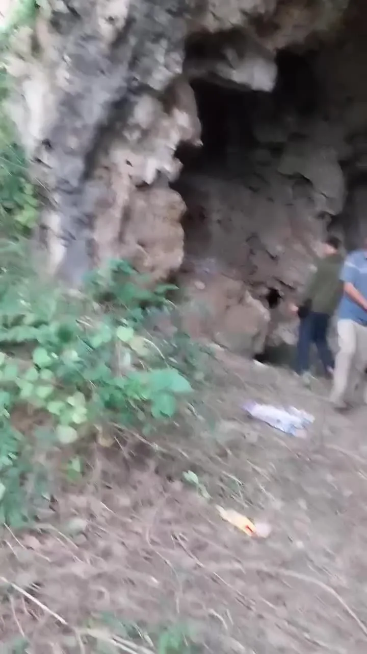 Preview for Phát hiện nhiều bộ hài cốt nằm trong hang đá tại Nghĩa Thành Nghĩa Đàn Nghệ An  HHĐP 2