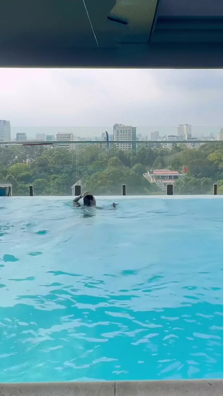 Preview for Video 1304437