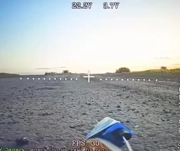 Preview for UAV nằm im phục kích phatxit Uca